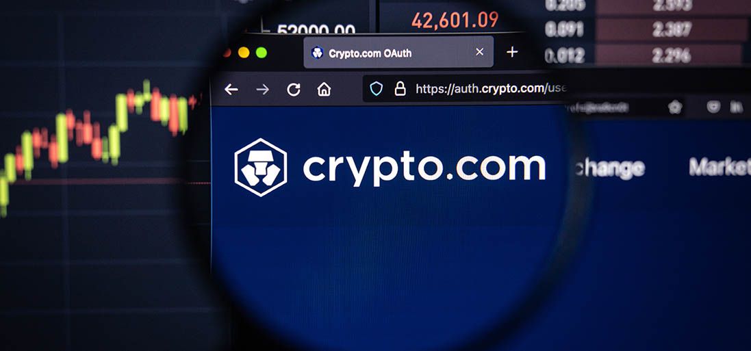 Цены на криптовалюты: Биткоин и Эфириум упали, Crypto.com выросла на 6%