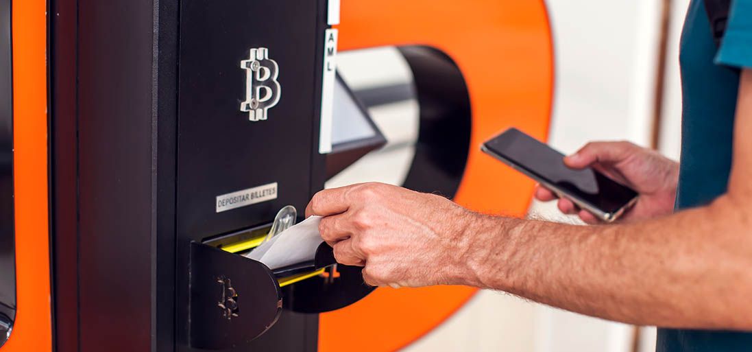 Сколько криптовалютных банкоматов в мире — страны с криптоматами